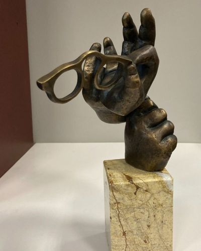 Okulary Marii Grzegorzewskiej - statuetka