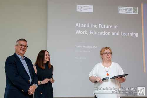 Tamilla Triantoro, Gedeon Werner z Quinnipiac University w USA wraz dr A. Pawlak z IWRCE.jpg