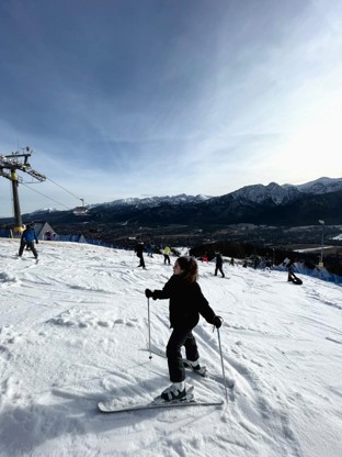 Nicole skiing
